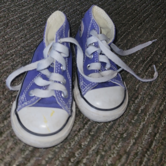 Purple high top converse - Picture 2 of 3